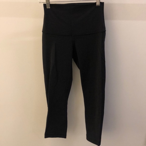 lululemon athletica Pants - Lululemon black crop legging, sz 4, 69026 lululemon athletica Pants - Lululemon black crop legging, sz 4, 69026